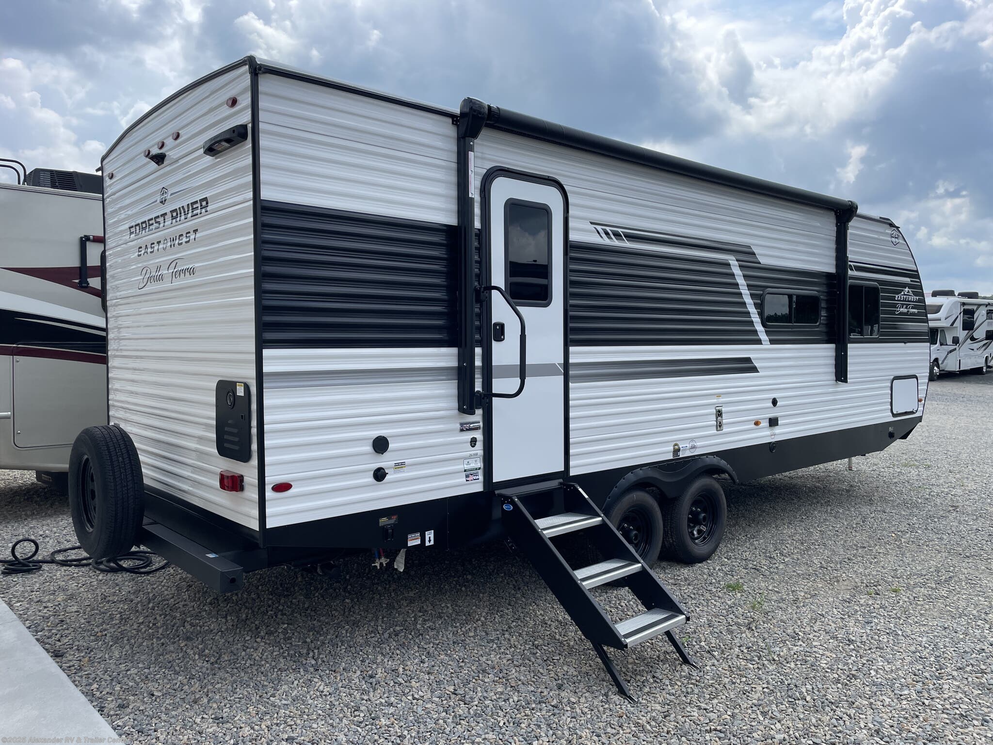 New 2026 East to West Della Terra 261RB available in Clayton, Delaware