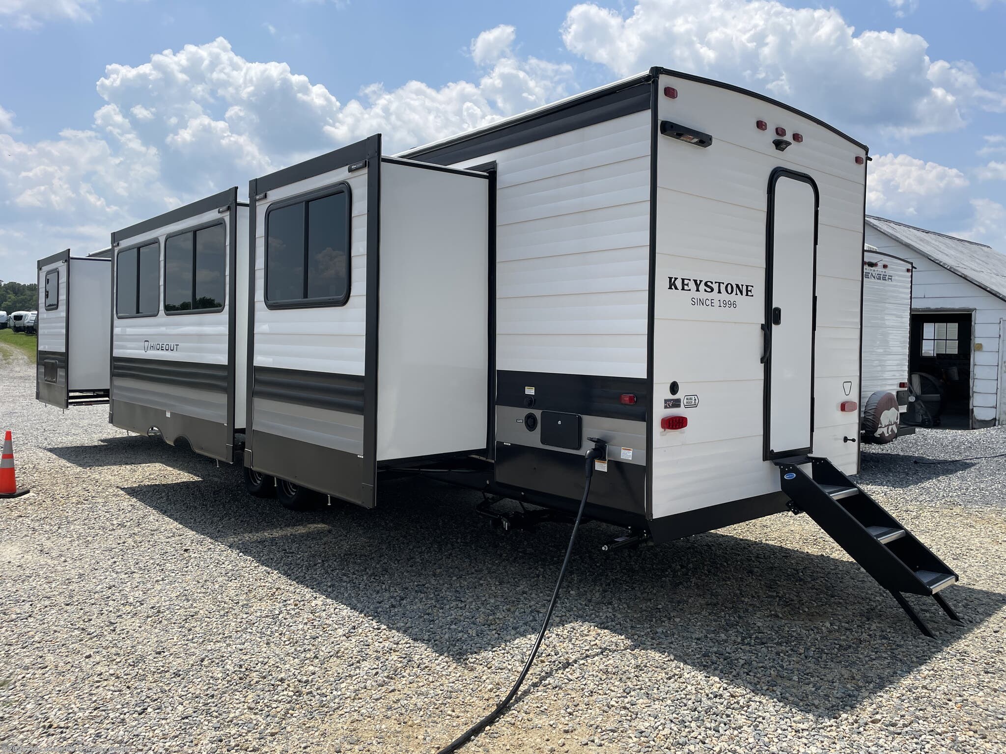 Contact us now about this 2026 Keystone Hideout 38BHT **BUNKROOM**! 2026 Hideout 38BHT **BUNKROOM** by Keystone from Alexander RV & Trailer Center in Clayton, Delaware