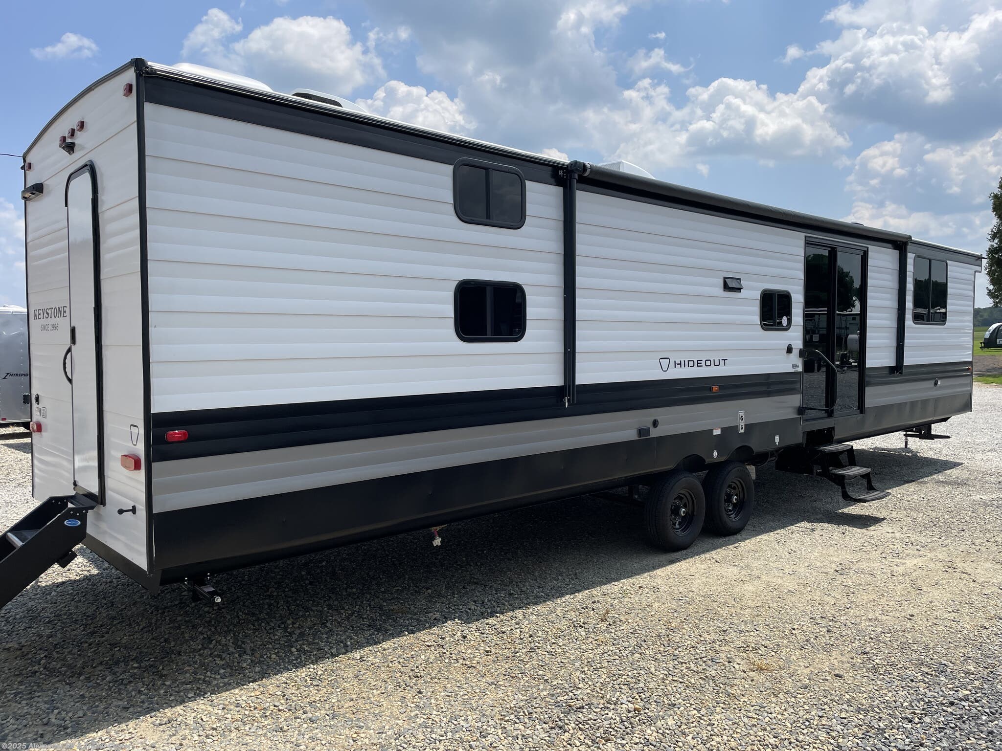 New 2026 Keystone Hideout 38BHT **BUNKROOM** available in Clayton, Delaware