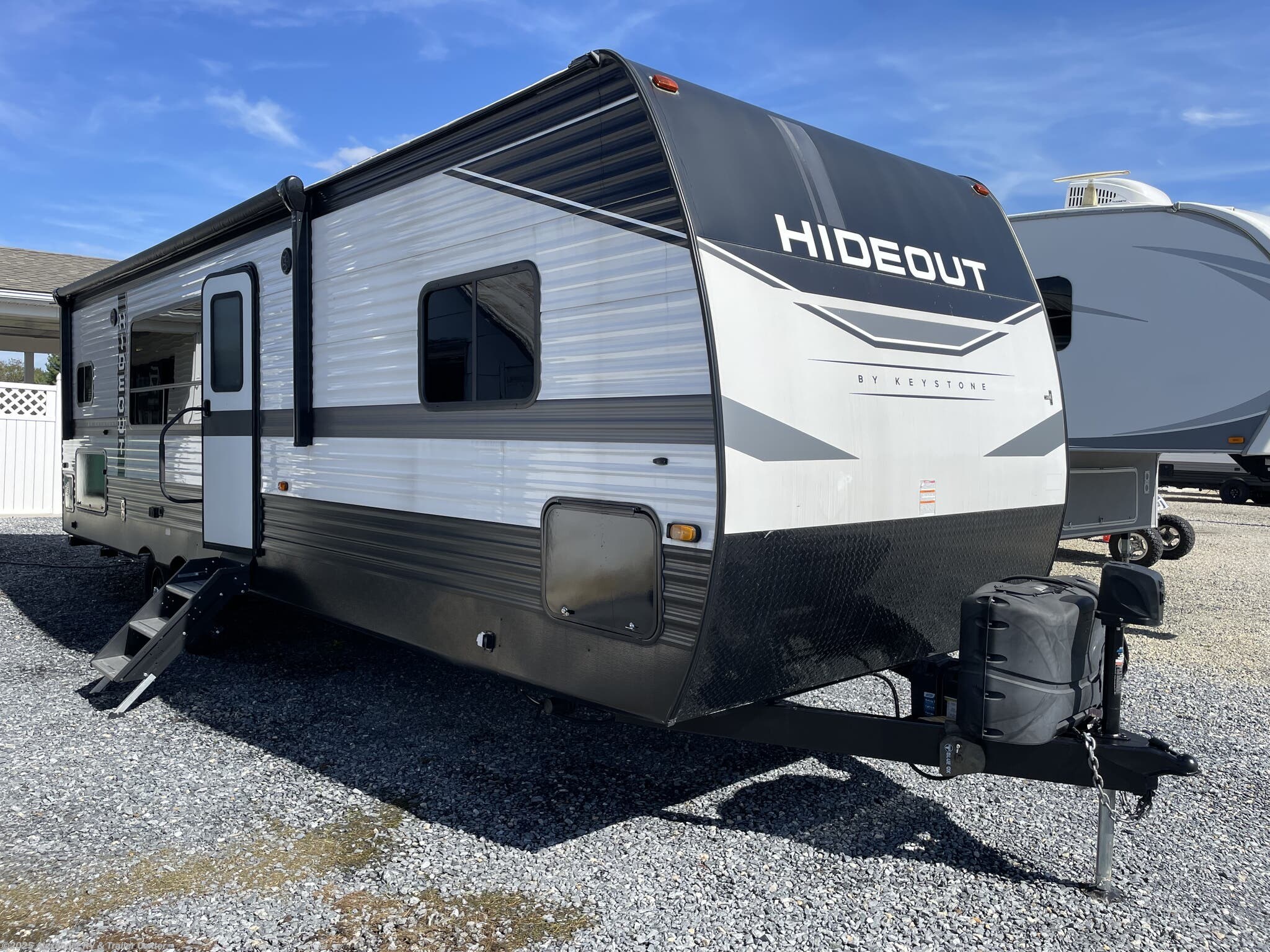 Email now about this 2022 Keystone Hideout East 28RKS! Used 2022 Keystone Hideout East 28RKS available in Clayton, Delaware