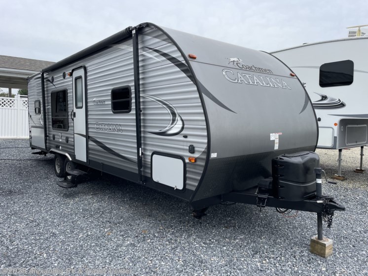 Email now about this 2017 Coachmen Catalina 273BH! Used 2017 Coachmen Catalina 273BH available in Clayton, Delaware