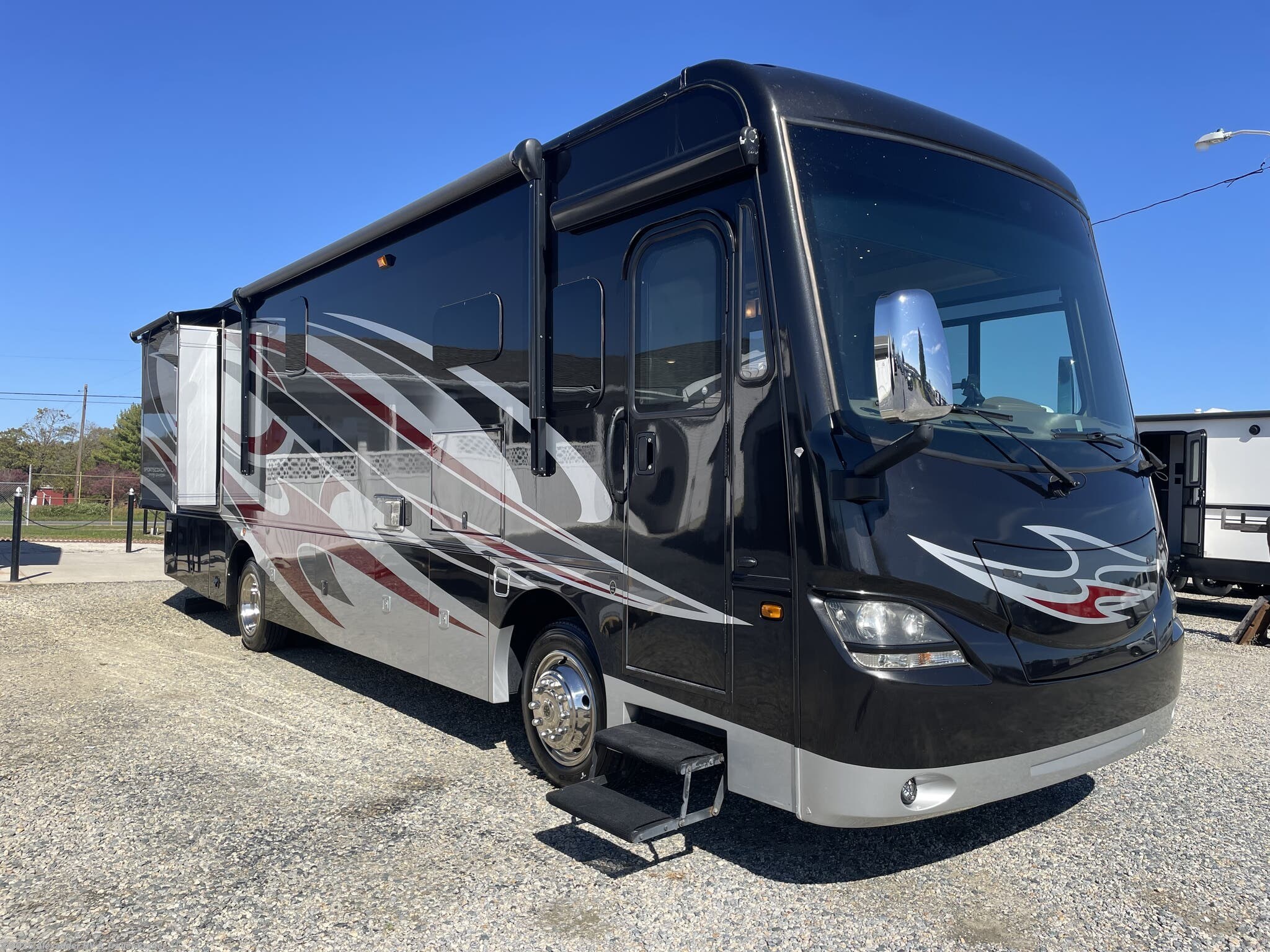 Email now about this 2016 Coachmen Sportscoach Cross Country SRS 360DL *DIESEL*! Used 2016 Coachmen Sportscoach Cross Country SRS 360DL *DIESEL* available in Clayton, Delaware