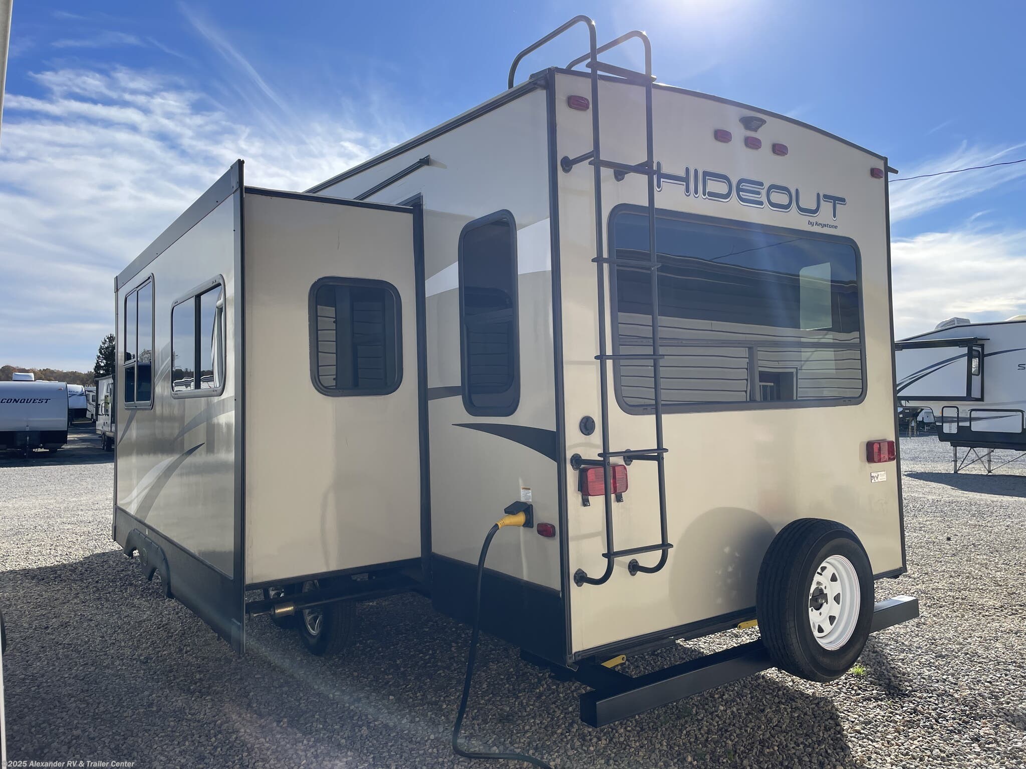 Contact us now about this 2018 Keystone Hideout 299RLDS! 2018 Hideout 299RLDS by Keystone from Alexander RV & Trailer Center in Clayton, Delaware