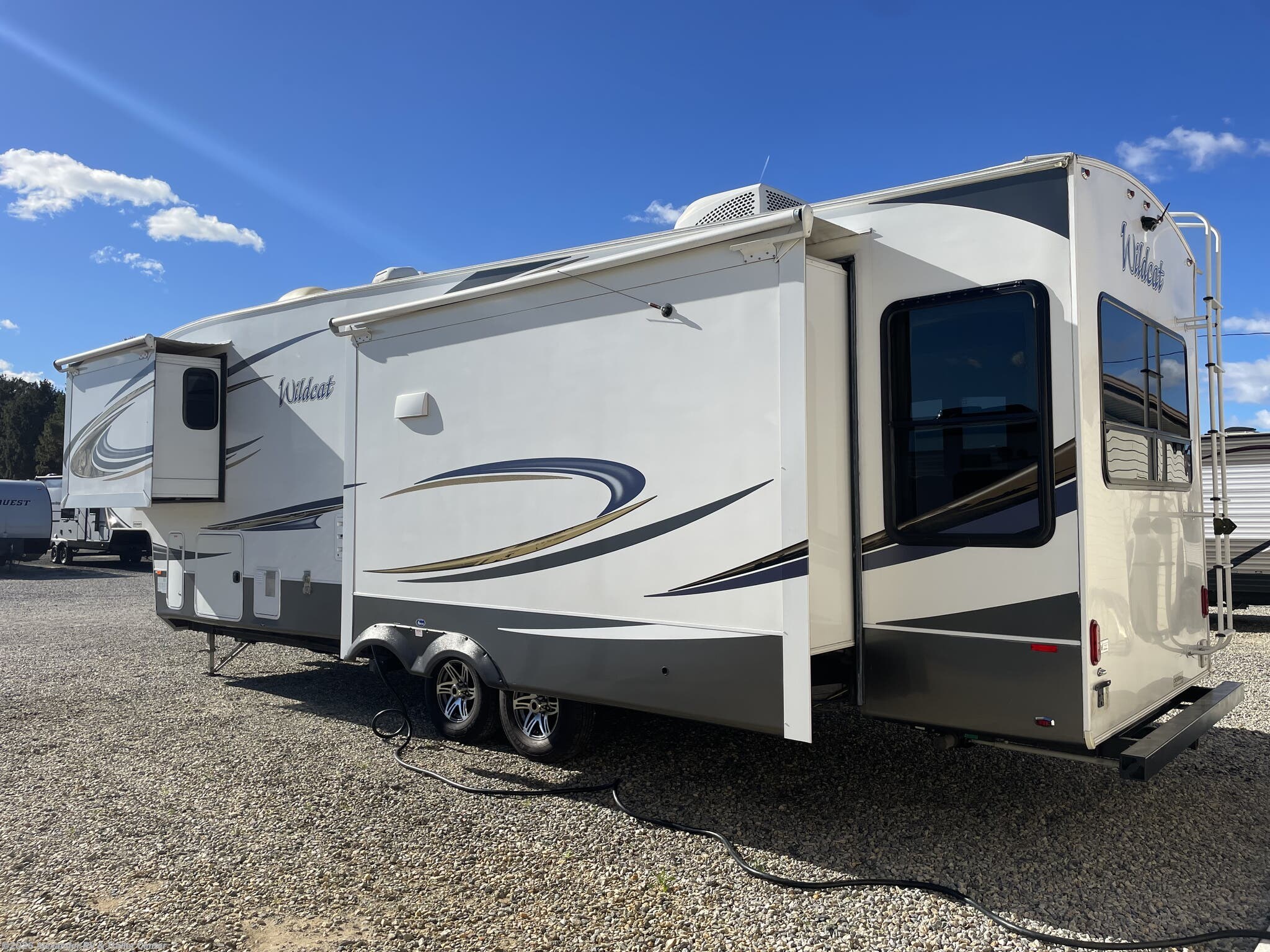 Contact us now about this 2015 Forest River Wildcat 333MK! 2015 Wildcat 333MK by Forest River from Alexander RV & Trailer Center in Clayton, Delaware