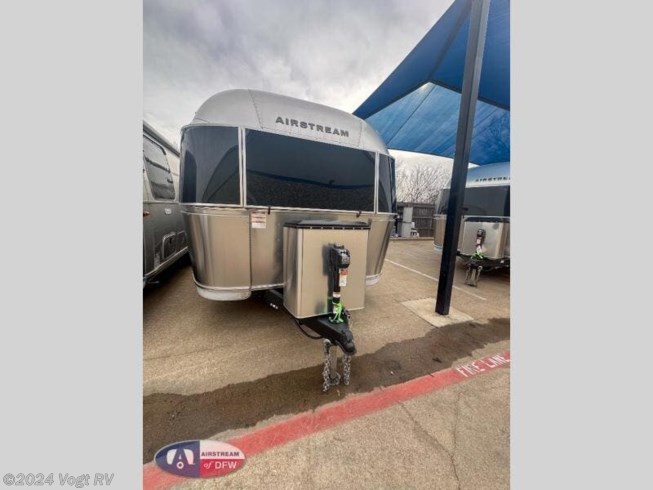 2024 Flying Cloud 25FB by Airstream from Vogt RV in Fort Worth, Texas