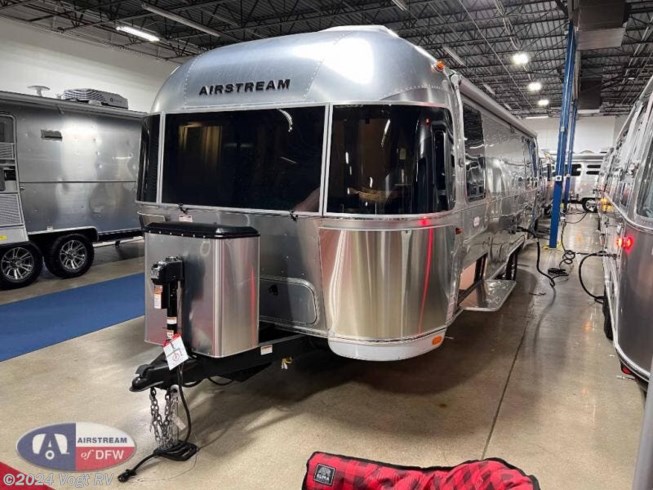 2024 Flying Cloud 27FB Twin by Airstream from Vogt RV in Fort Worth, Texas