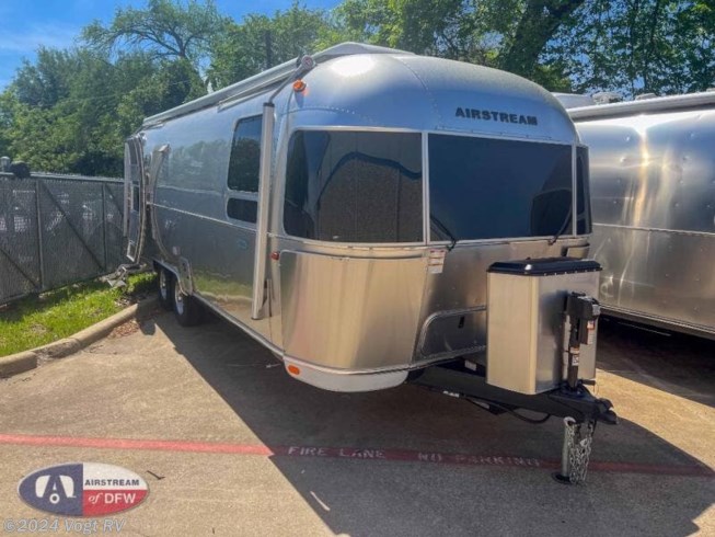 New 2024 Airstream Globetrotter 27FB available in Fort Worth, Texas