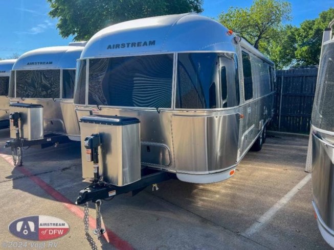 2024 Globetrotter 27FB Twin by Airstream from Vogt RV in Fort Worth, Texas
