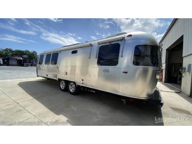 2024 Classic 30RB by Airstream from Airstream of Knoxville in Knoxville, Tennessee