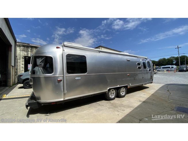 2024 Airstream Classic 30RB - New Travel Trailer For Sale by Airstream of Knoxville in Knoxville, Tennessee