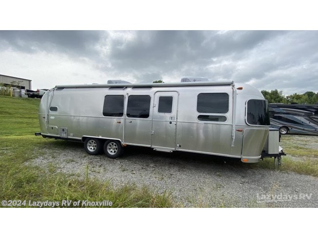 2024 Airstream Flying Cloud 30FB Bunk - New Travel Trailer For Sale by Airstream of Knoxville in Knoxville, Tennessee