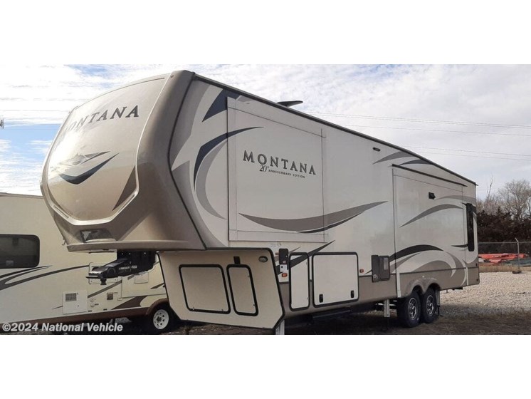 Used 2019 Keystone Montana 3121RL available in Eagle, Nebraska