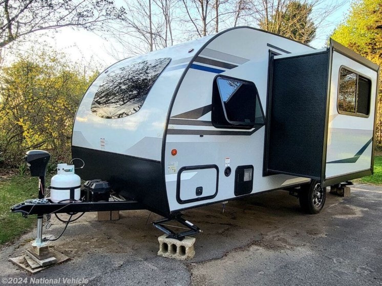 Used 2022 Venture RV Sonic Lite SL169VUD available in Unionville, Connecticut