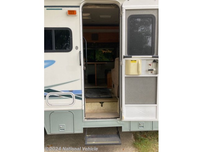 2005 Spirit 26A by Itasca from National Vehicle in Battle Creek, Michigan