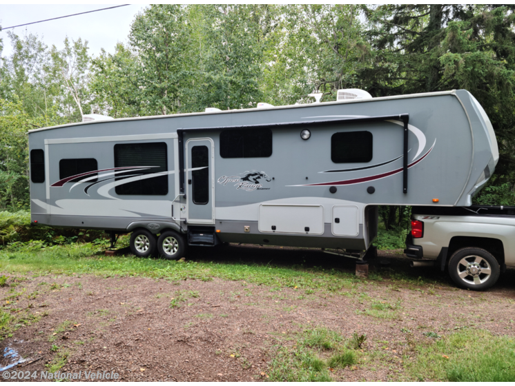Used 2016 Highland Ridge Roamer 347RES available in Schroeder, Minnesota