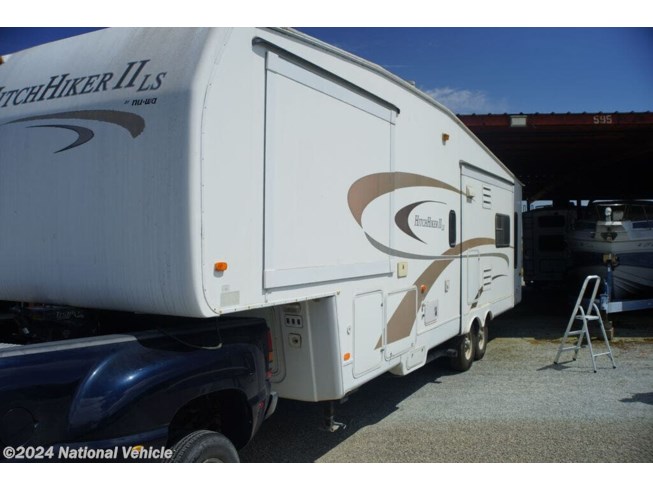 2006 Hitchhiker II LS 29.5LKTG by Nu-Wa from National Vehicle in Salinas, California