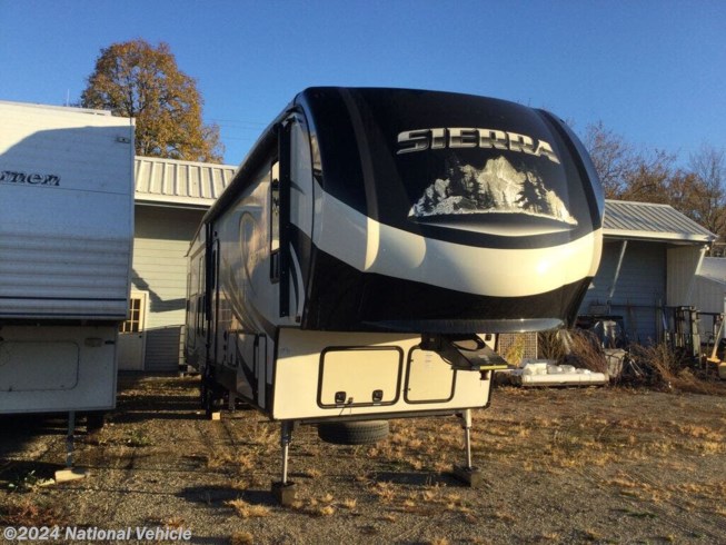 2018 Forest River Sierra 36ROK - Used Fifth Wheel For Sale by National Vehicle in Lincoln, Illinois