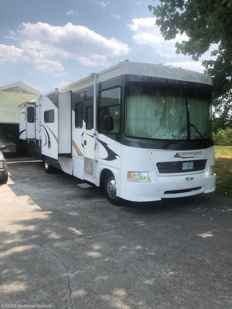 Contact us now about this 2006 Gulf Stream Independence 8361! 2006 Independence 8361 by Gulf Stream from National Vehicle in Marathon, Florida