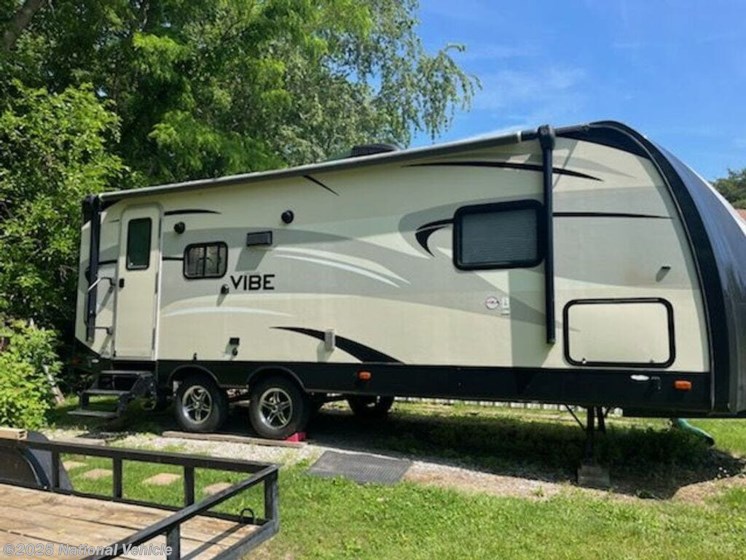 Email now about this 2016 Forest River Vibe 221RBS! Used 2016 Forest River Vibe 221RBS available in Atchison, Kansas