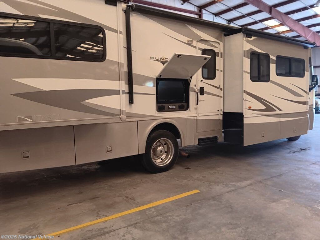 Contact us now about this 2013 Itasca Sunova 33C! 2013 Sunova 33C by Itasca from National Vehicle in Cleveland, Tennessee