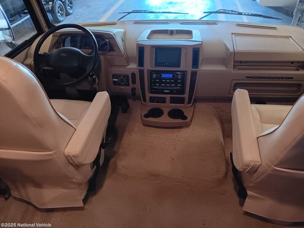 Used 2013 Itasca Sunova 33C available in Cleveland, Tennessee