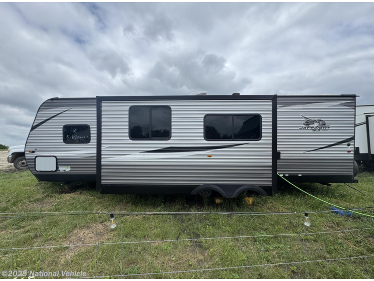 Email now about this 2021 Jayco Jay Flight SLX 284BHS! Used 2021 Jayco Jay Flight SLX 284BHS available in Sedan, Kansas