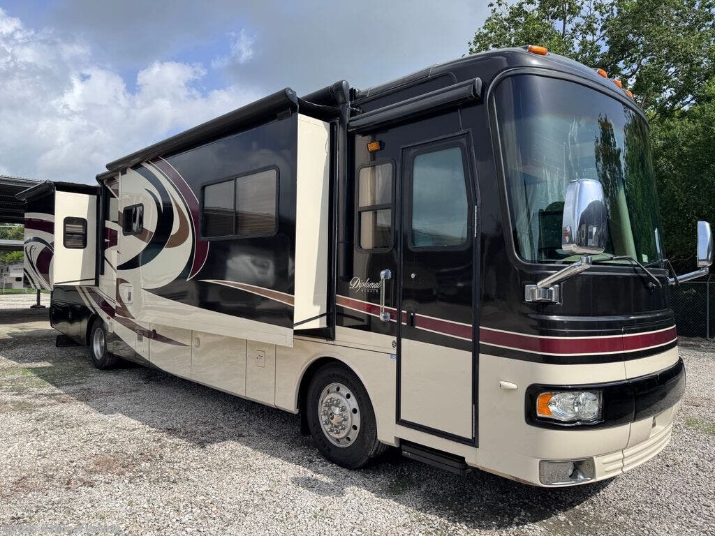 Email now about this 2008 Monaco RV Diplomat 40SFT! Used 2008 Monaco RV Diplomat 40SFT available in League City, Texas