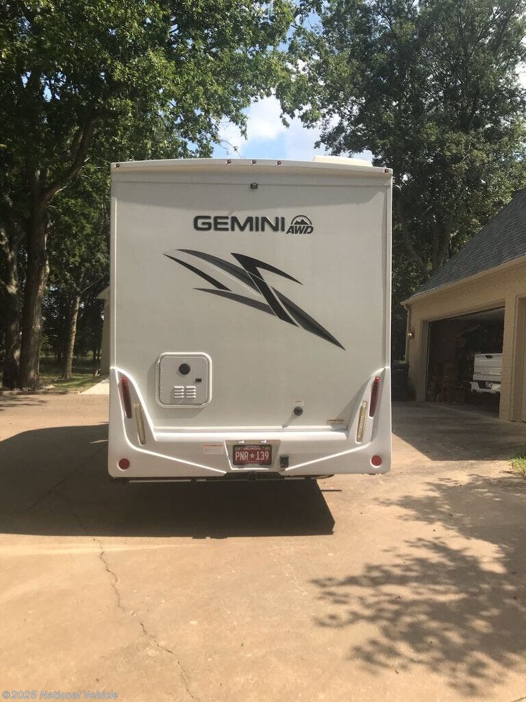 Call now about this 2024 Thor Motor Coach Gemini AWD 23TW! 2024 Thor Motor Coach Gemini AWD 23TW - Used Class C For Sale by National Vehicle in Owasso, Oklahoma