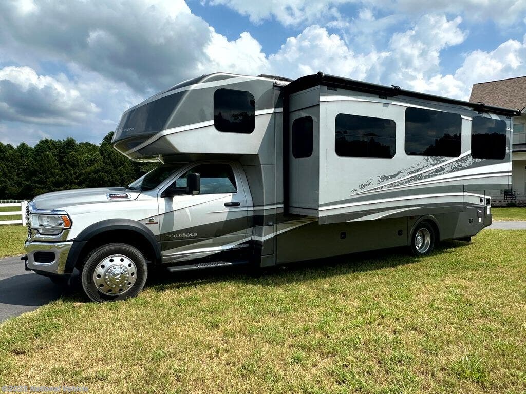 Email now about this 2021 Dynamax Corp Isata 5 30FW! Used 2021 Dynamax Corp Isata 5 30FW available in Cary, North Carolina