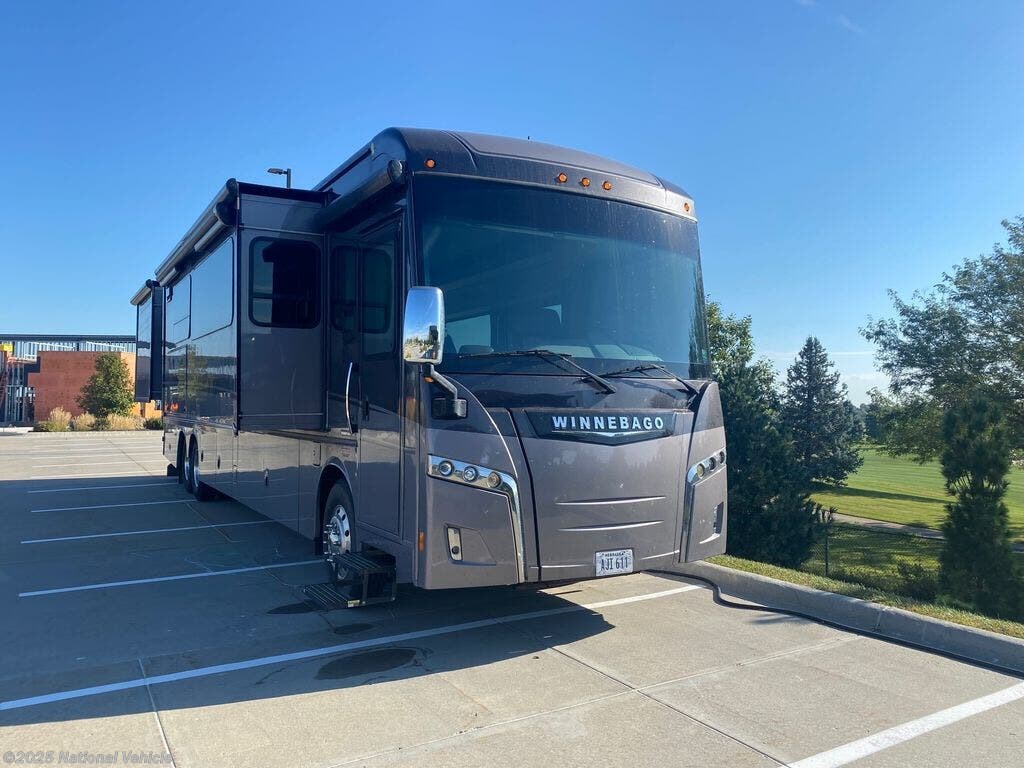 Call now about this 2019 Winnebago Horizon 42Q! 2019 Winnebago Horizon 42Q - Used Class A For Sale by National Vehicle in Elkhorn, Nebraska