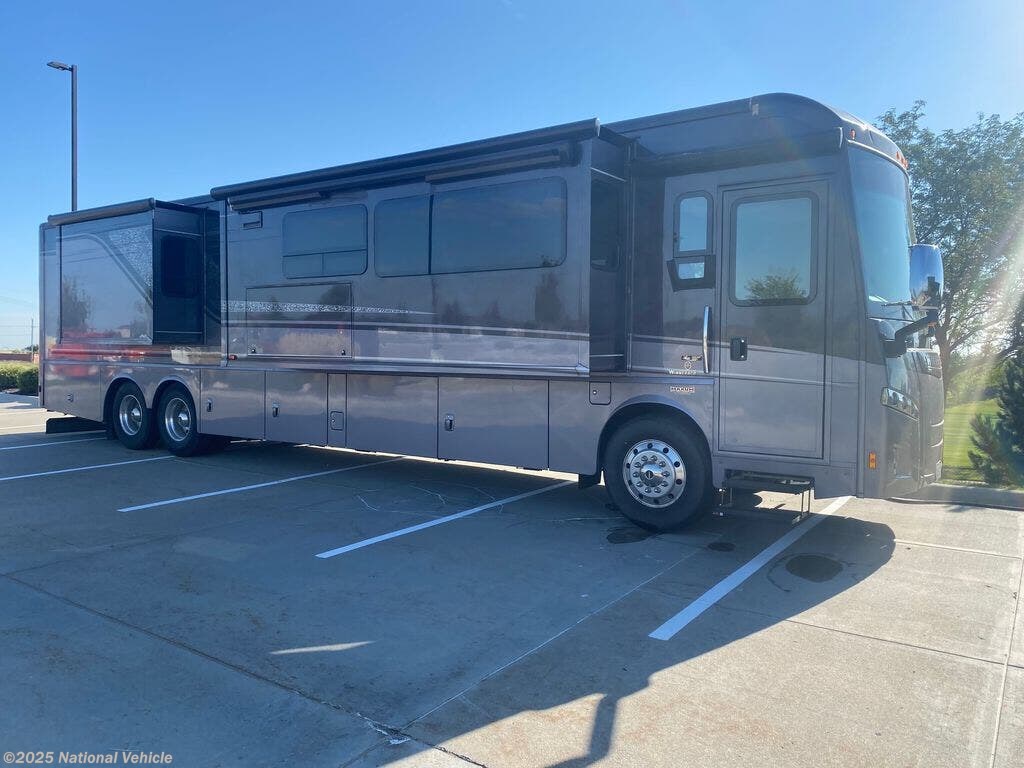 Contact us now about this 2019 Winnebago Horizon 42Q! 2019 Horizon 42Q by Winnebago from National Vehicle in Elkhorn, Nebraska
