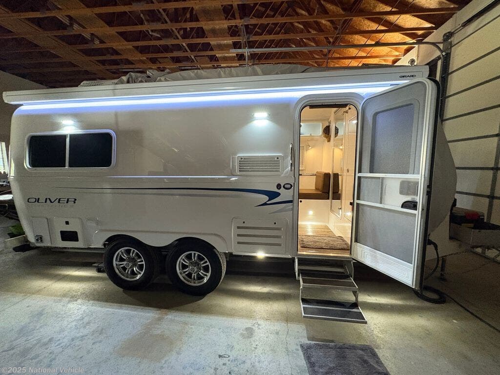 Contact us now about this 2021 Oliver Legacy Elite II ! 2021 Legacy Elite II by Oliver from National Vehicle in Santa Clarita, California