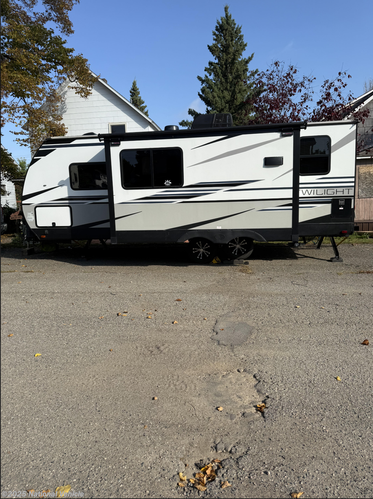 Contact us now about this 2022 Cruiser RV Twilight Signature TWS2280! 2022 Twilight Signature TWS2280 by Cruiser RV from National Vehicle in Ely, Minnesota