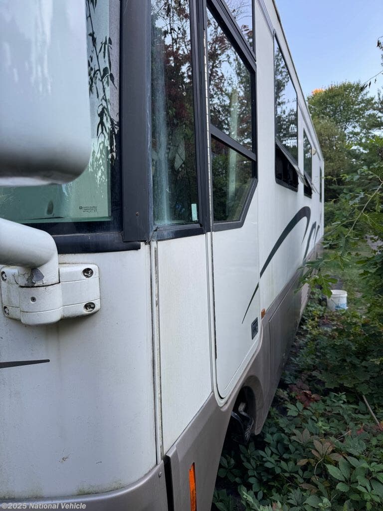 Call now about this 1996 Winnebago Vectra 34RA! 1996 Winnebago Vectra 34RA - Used Class A For Sale by National Vehicle in Waterford, Michigan