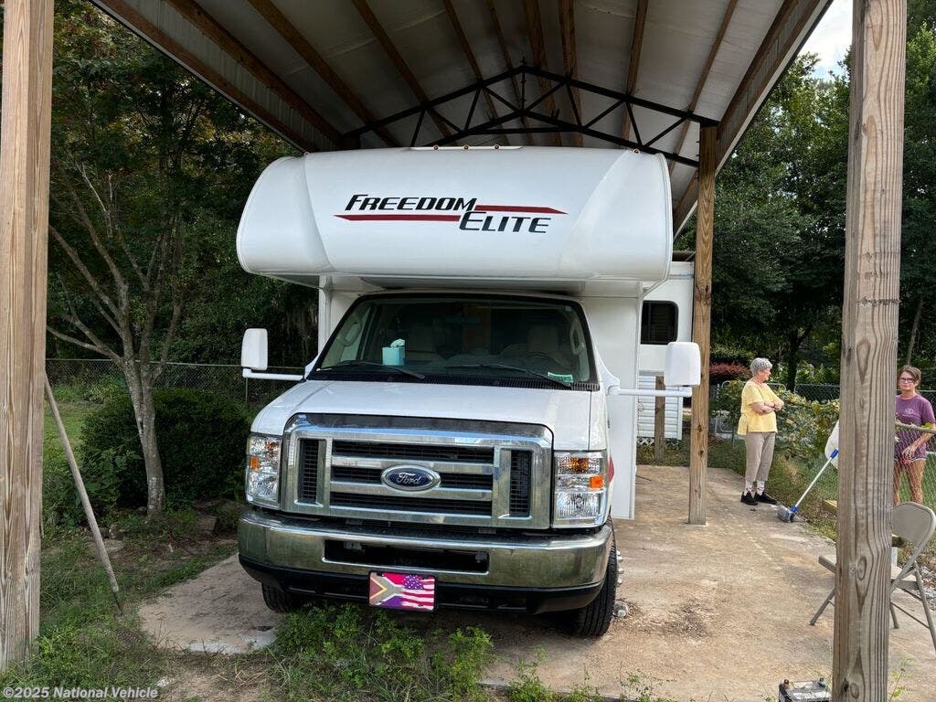 Call now about this 2020 Thor Motor Coach Freedom Elite 22FE! 2020 Thor Motor Coach Freedom Elite 22FE - Used Class C For Sale by National Vehicle in Savannah, Georgia