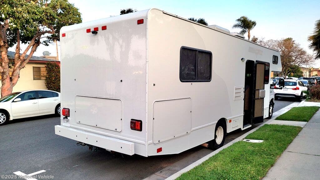 Call now about this 2019 Thor Motor Coach Four Winds 28A! 2019 Thor Motor Coach Four Winds 28A - Used Class C For Sale by National Vehicle in Glenville, Pennsylvania