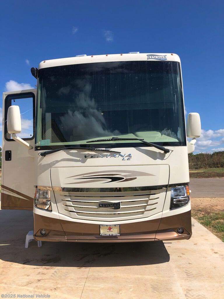 Call now about this 2017 Newmar Ventana LE 4037! 2017 Newmar Ventana LE 4037 - Used Class A For Sale by National Vehicle in Florence, Texas