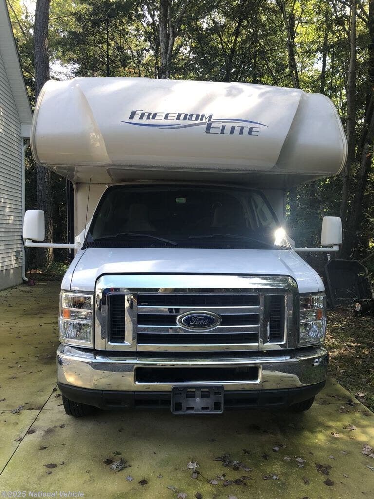Call now about this 2018 Thor Motor Coach Freedom Elite 29FE! 2018 Thor Motor Coach Freedom Elite 29FE - Used Class C For Sale by National Vehicle in Seaford, Delaware