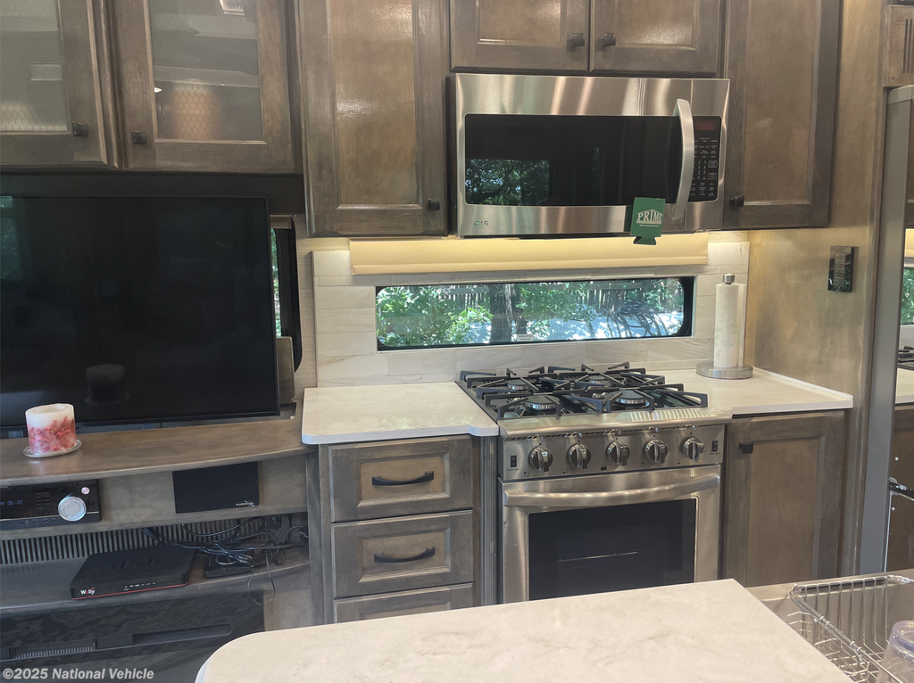 Call now about this 2022 Vanleigh Beacon 39FBB! 2022 Vanleigh Beacon 39FBB - Used Fifth Wheel For Sale by National Vehicle in Stephenville, Texas