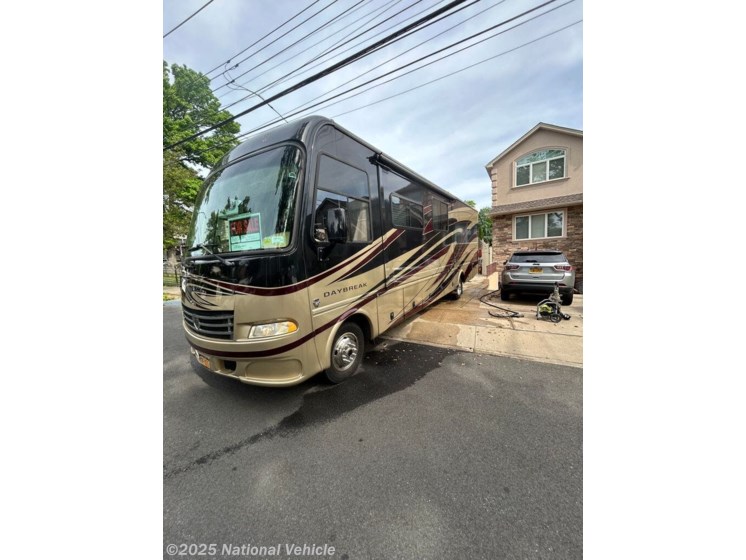 Email now about this 2013 Thor Motor Coach Daybreak 32HD! Used 2013 Thor Motor Coach Daybreak 32HD available in Staten Island, New York