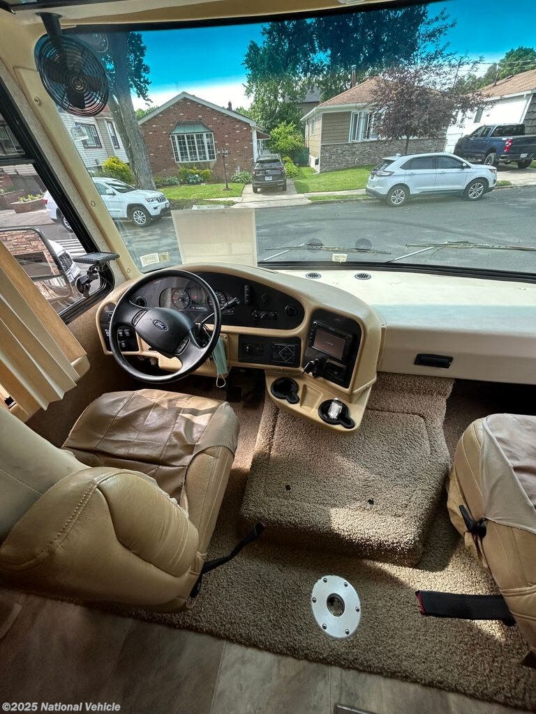 Used 2013 Thor Motor Coach Daybreak 32HD available in Staten Island, New York