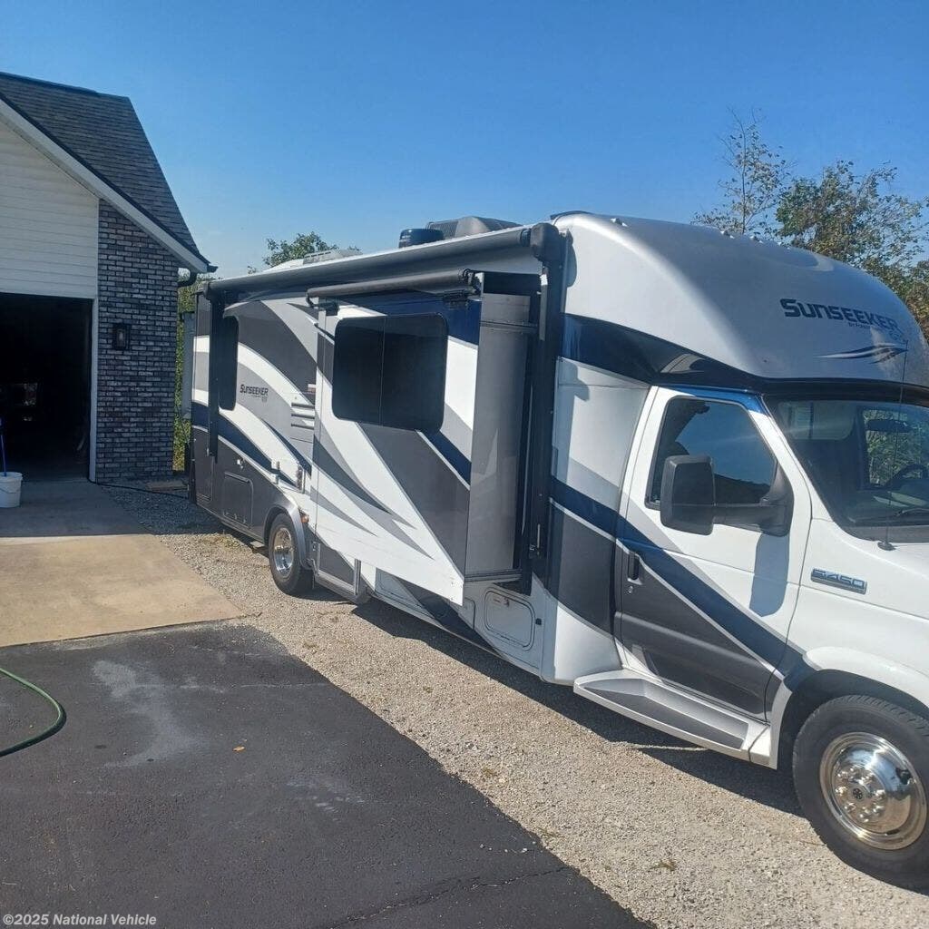 Call now about this 2018 Forest River Sunseeker GTS 2800QS! 2018 Forest River Sunseeker GTS 2800QS - Used Class C For Sale by National Vehicle in Cape Fair, Missouri