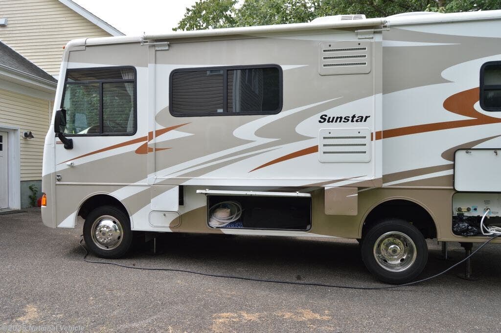 Used 2012 Itasca Sunstar 26P available in Lexington, Virginia