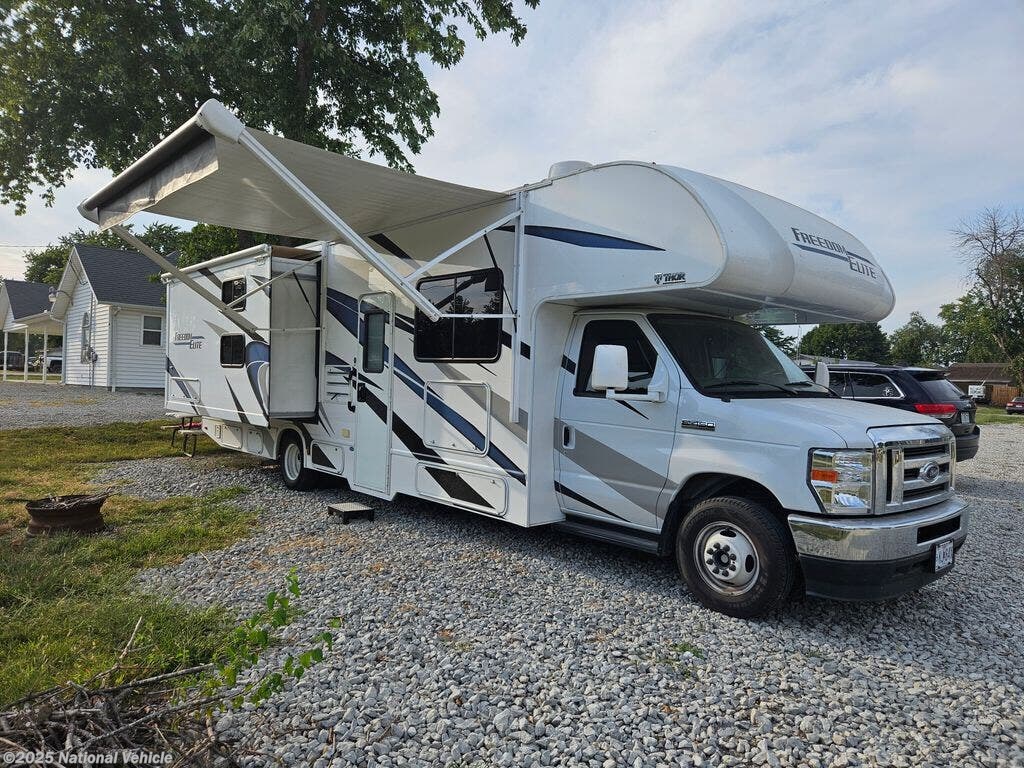 Email now about this 2021 Thor Motor Coach Freedom Elite 30FE! Used 2021 Thor Motor Coach Freedom Elite 30FE available in Gallatin, Missouri