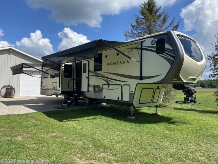 Email now about this 2018 Keystone Montana Legacy Edition 3920FB! Used 2018 Keystone Montana Legacy Edition 3920FB available in Schoolcraft, Michigan