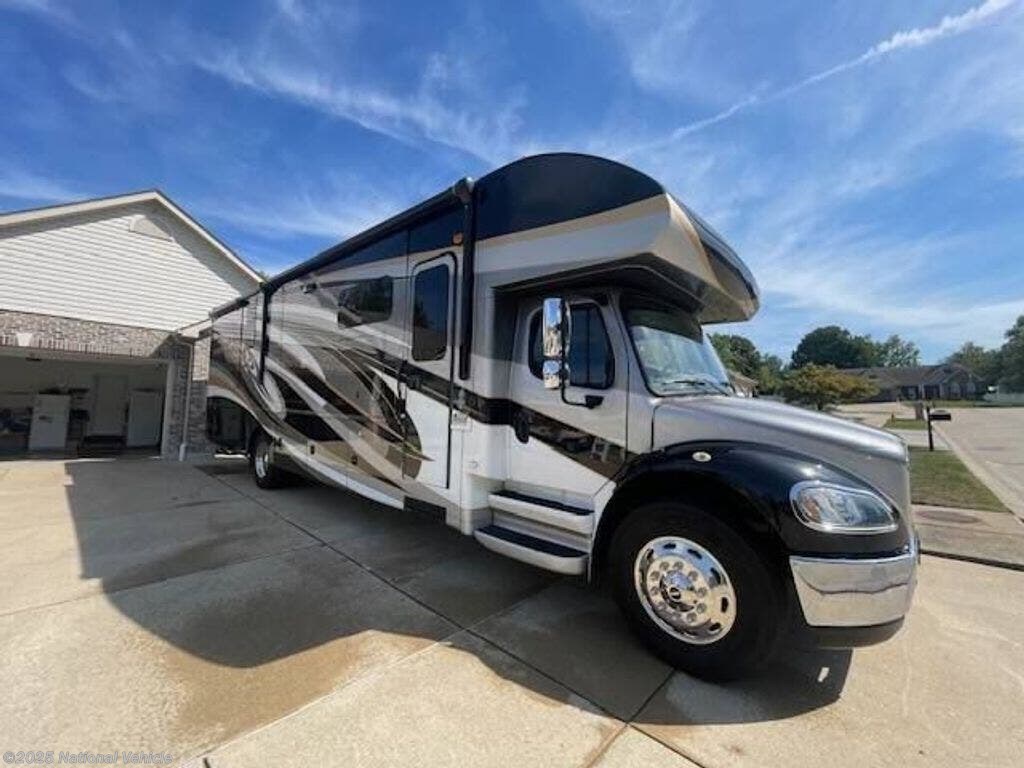 Email now about this 2018 Jayco Seneca 37TS! Used 2018 Jayco Seneca 37TS available in Lake Saint Louis, Missouri