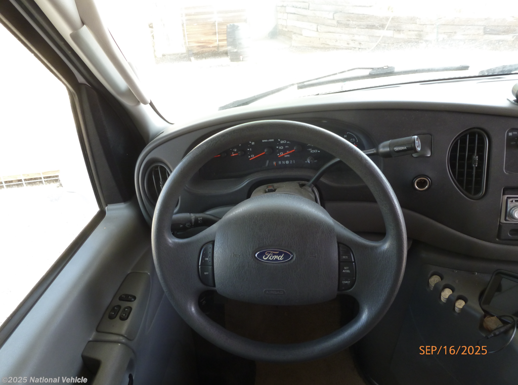 Used 2005 Winnebago Chalet 24FR available in Thermopolis, Wyoming