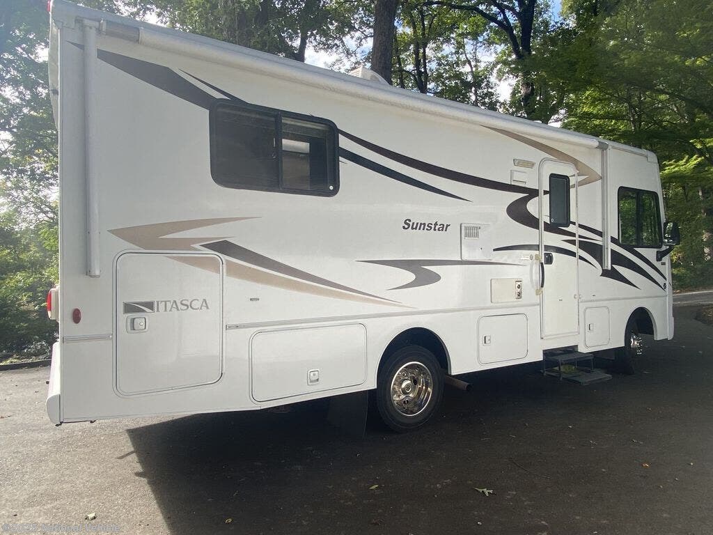Used 2013 Itasca Sunstar 26HE available in Tryon, North Carolina