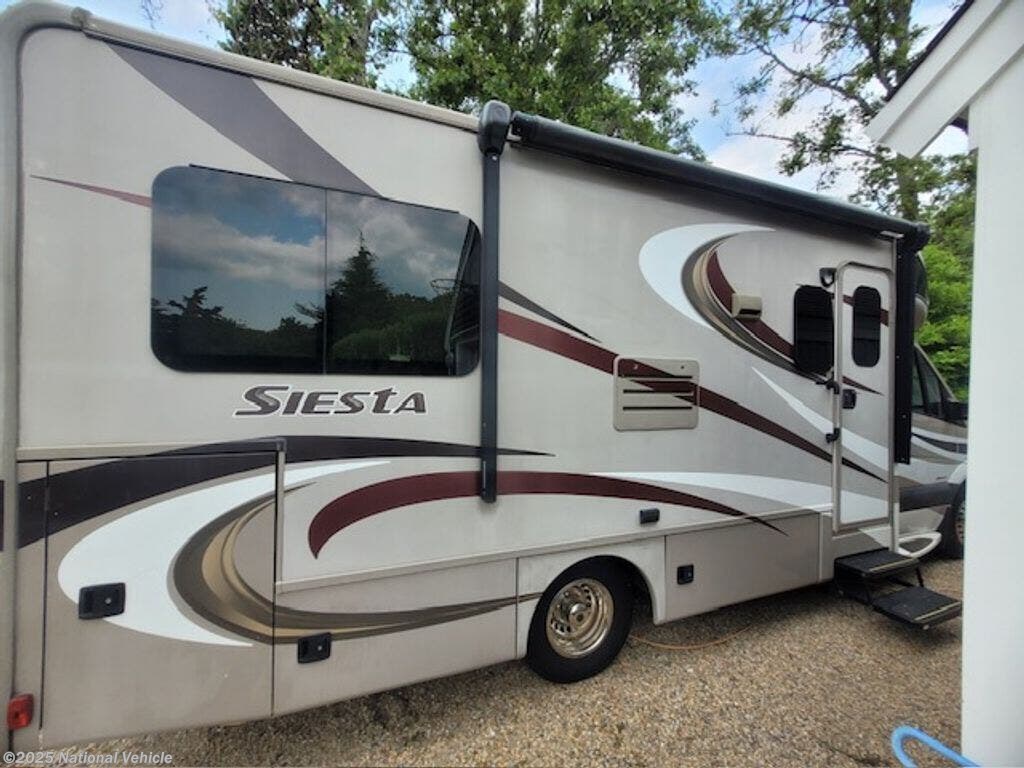 Contact us now about this 2015 Thor Motor Coach Siesta 24ST! 2015 Siesta 24ST by Thor Motor Coach from National Vehicle in Brewster, Massachusetts
