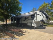 Call now about this 2017 Keystone Avalanche 365MB! 2017 Keystone Avalanche 365MB - Used Fifth Wheel For Sale by National Vehicle in Poplar Bluffs, Missouri